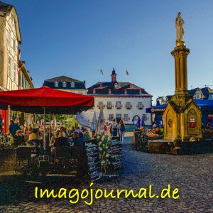 Linz am Rhein, Marktplatz mit Mariensäule